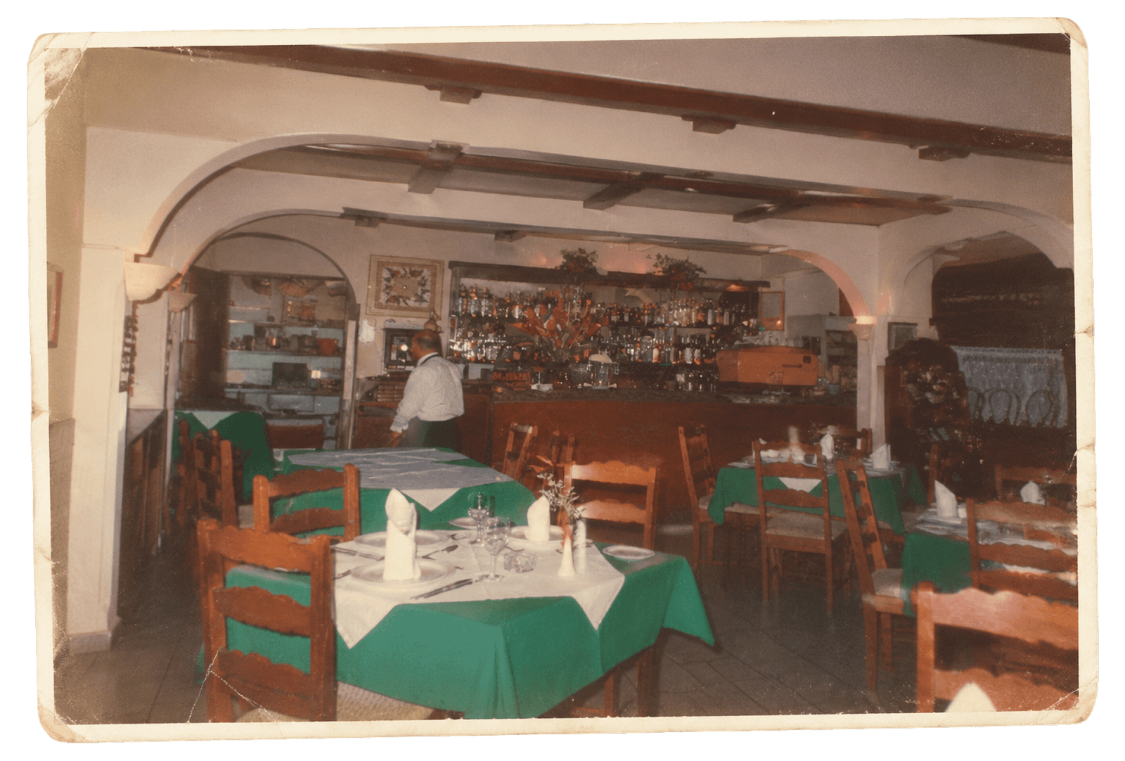 Fotografía antigua del salón del restaurante